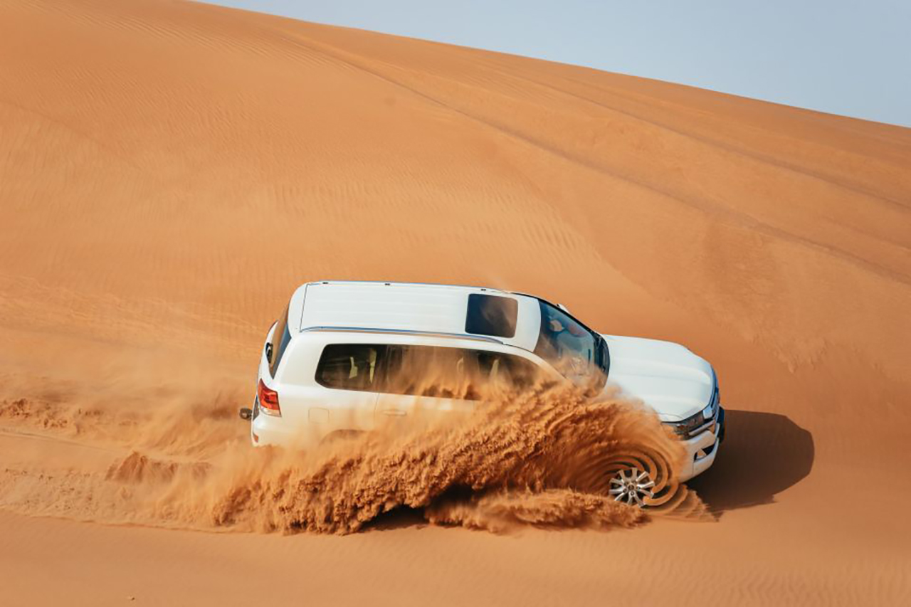 Dubai: Moring Desert Safari, Sandboarding, Camel ride
